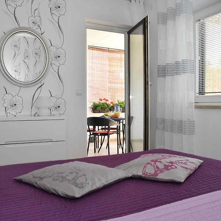 Apartments Ruzica พูลา ภายนอก รูปภาพ