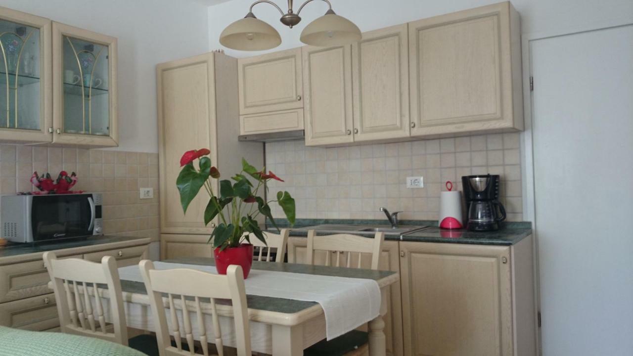 Apartments Ruzica พูลา ภายนอก รูปภาพ
