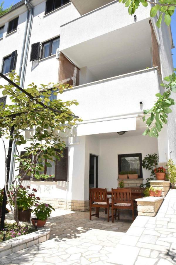 Apartments Ruzica พูลา ภายนอก รูปภาพ